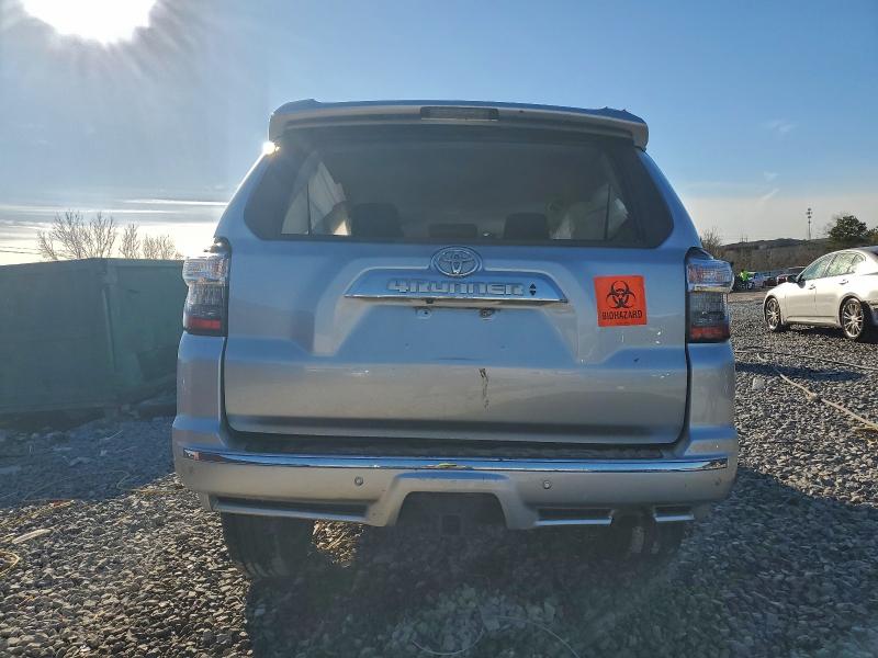 Photo 6 from auction – 2016 TOYOTA 4RUNNER SR with VIN JTEBU5JR2G5363612