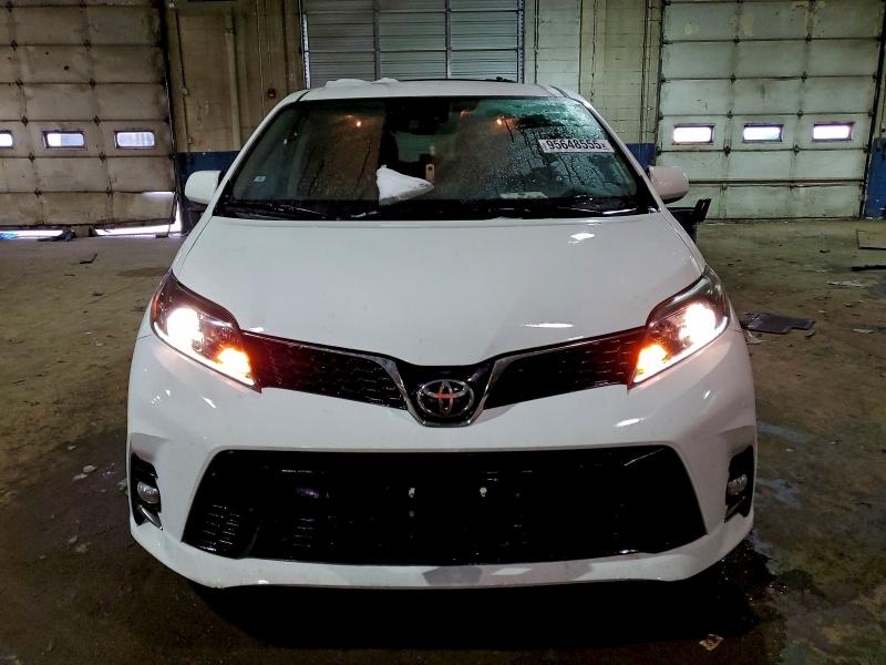 Photo 5 from auction – 2018 TOYOTA SIENNA SE with VIN 5TDXZ3DC7JS934732