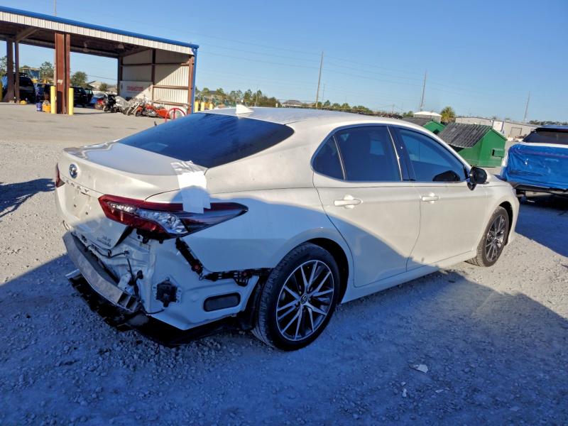 Photo 3 from auction – 2024 TOYOTA CAMRY XLE with VIN 4T1F31AK2RU628358
