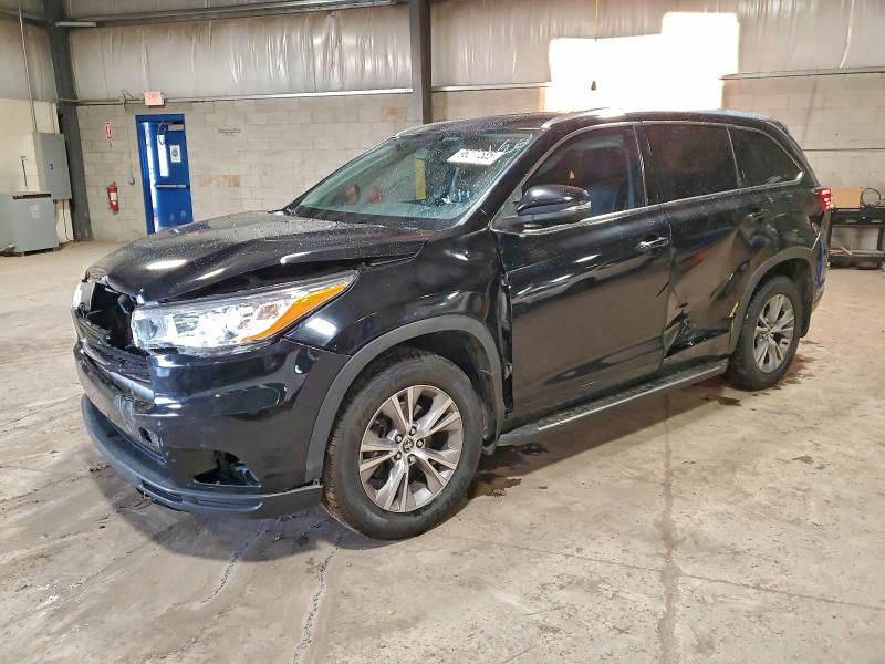 TOYOTA HIGHLANDER 2015 with VIN 5TDJKRFHXFS175006 - Photo from auction