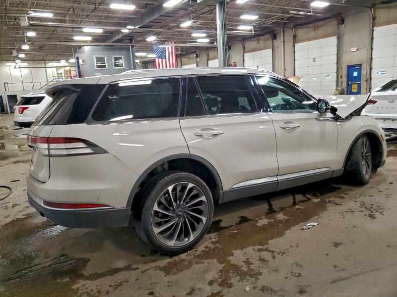 Photo 3 from auction – 2020 LINCOLN AVIATOR RE with VIN 5LM5J7XC5LGL00388