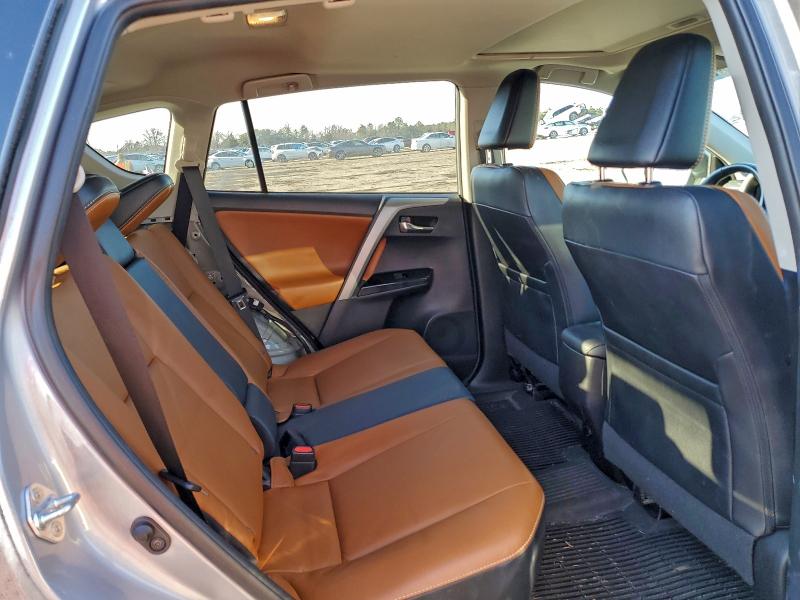 Photo 11 from auction – 2017 TOYOTA RAV4 LIMIT with VIN 2T3DFREV3HW610782