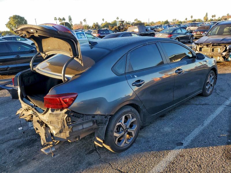 Photo 3 from auction – 2021 KIA FORTE FE with VIN 3KPF24AD1ME290551