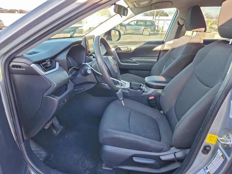 Photo 7 from auction – 2019 TOYOTA RAV4 LE with VIN 2T3F1RFV2KW032798