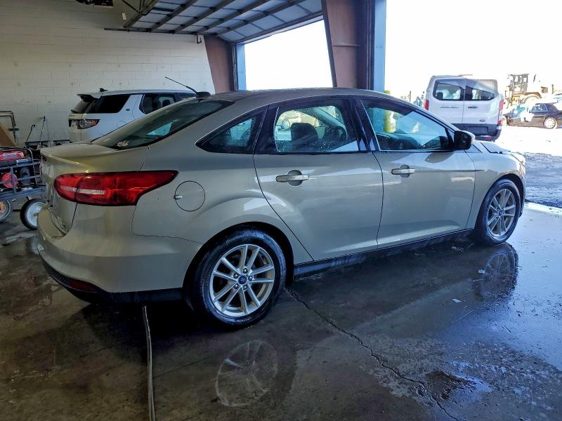Photo 3 from auction – 2015 FORD FOCUS SE with VIN 1FADP3F20FL339636