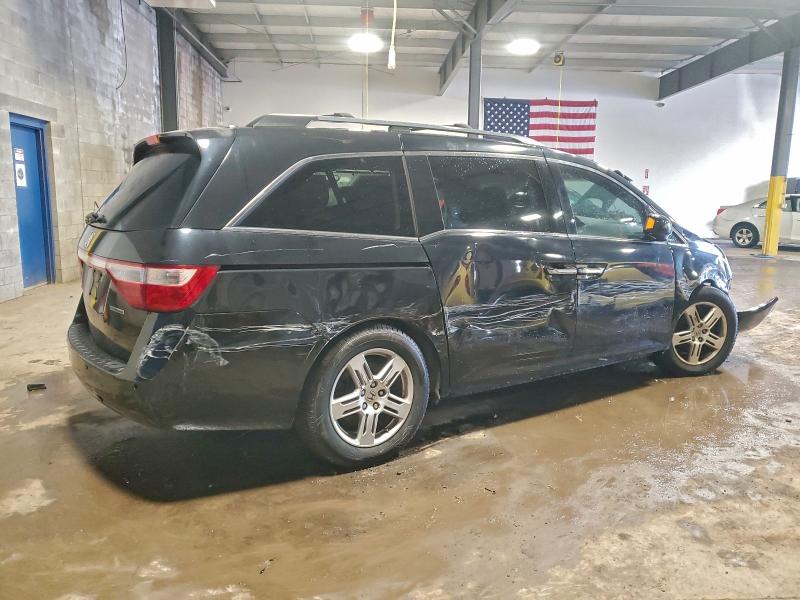 Photo 3 from auction – 2011 HONDA ODYSSEY TO with VIN 5FNRL5H91BB023242