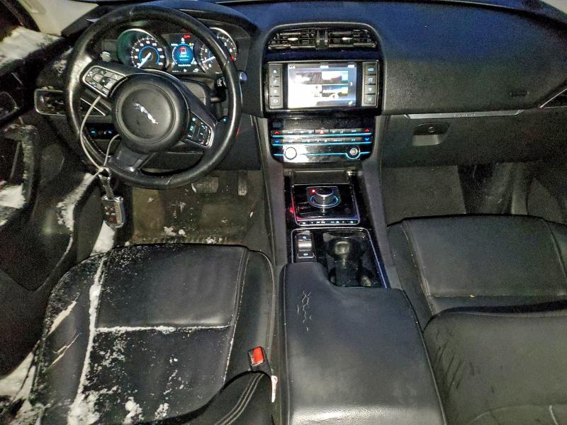 Photo 8 from auction – 2018 JAGUAR F-PACE PRE with VIN SADCJ2GX7JA203945