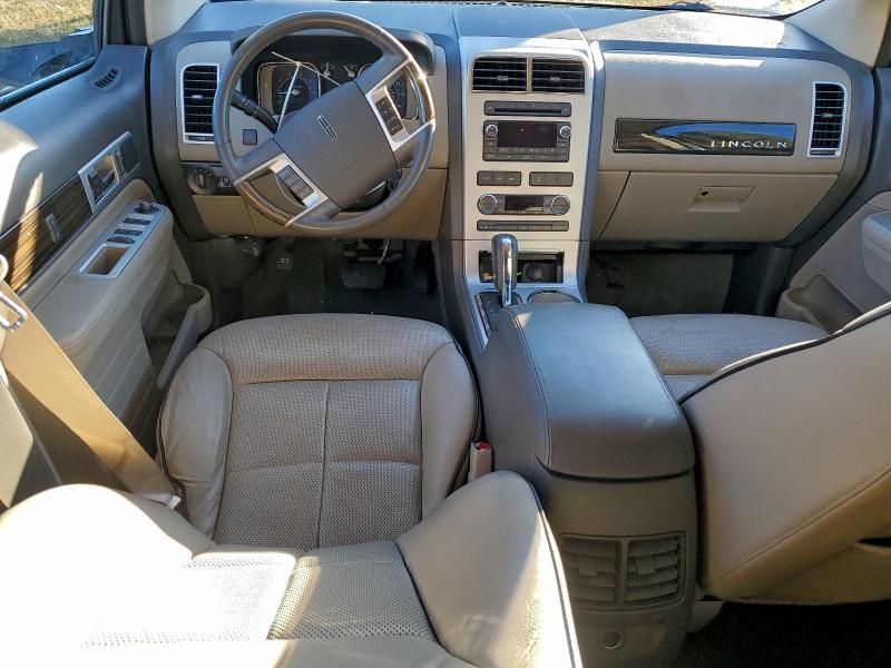 Photo 8 from auction – 2010 LINCOLN MKX with VIN 2LMDJ6JC2ABJ05732