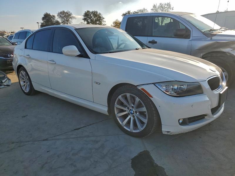 Photo 4 from auction – 2011 BMW 328 I SULE with VIN WBAPH5G51BNM82521