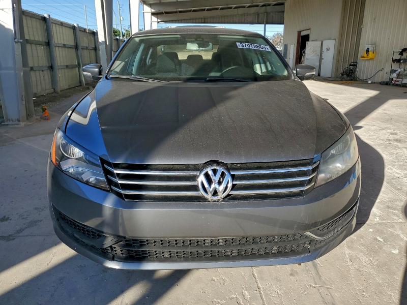 Photo 5 from auction – 2013 VOLKSWAGEN PASSAT S with VIN 1VWAH7A36DC004098