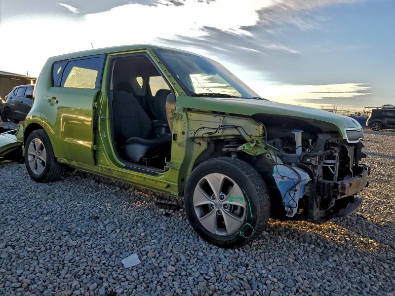 Photo 4 from auction – 2015 KIA SOUL with VIN KNDJN2A20F7768434