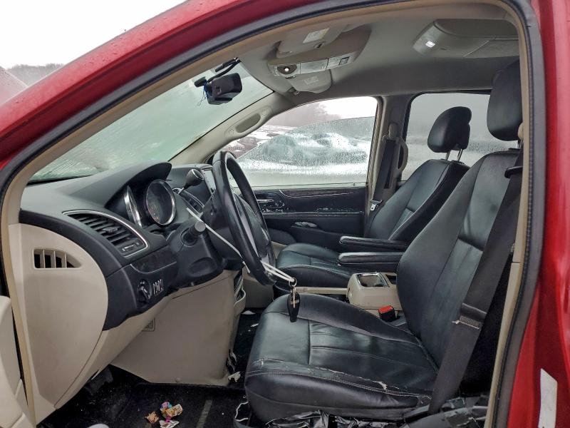 Photo 7 from auction – 2013 CHRYSLER TOWN & COU with VIN 2C4RC1BG4DR744422
