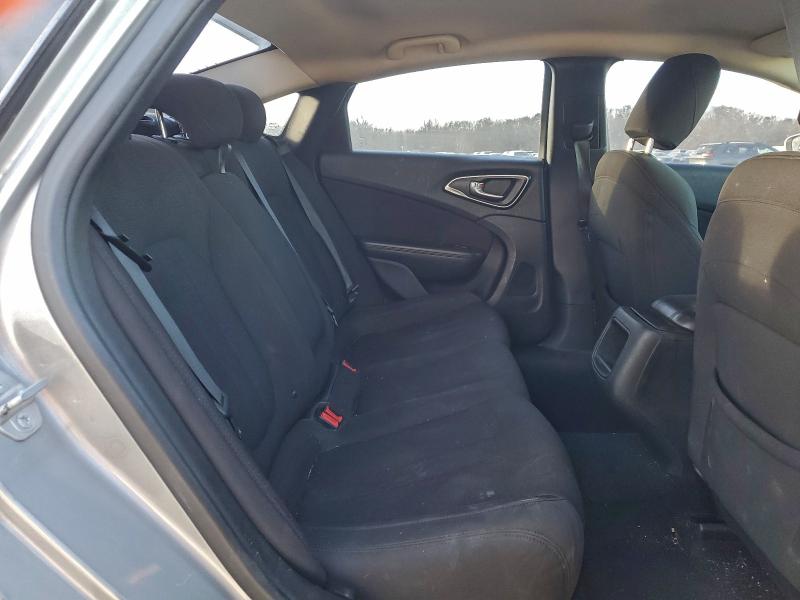 Photo 10 from auction – 2015 CHRYSLER 200 LIMITE with VIN 1C3CCCAB3FN677355