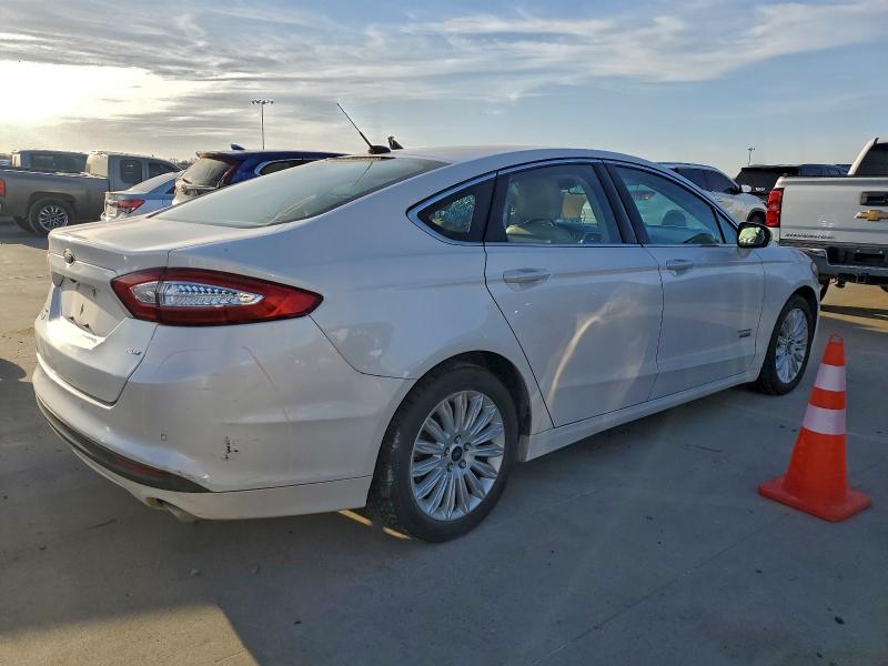 Photo 3 from auction – 2016 FORD FUSION with VIN 3FA6P0PUXGR357121