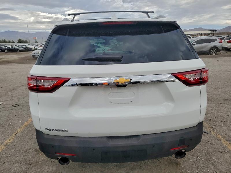 Photo 6 from auction – 2018 CHEVROLET TRAVERSE L with VIN 1GNERHKW7JJ240936
