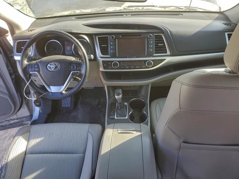Photo 8 from auction – 2018 TOYOTA HIGHLANDER with VIN 5TDBZRFH0JS840228