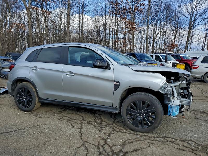 Photo 4 from auction – 2025 MITSUBISHI OUTLANDER with VIN JA4ARUAU7SU004121