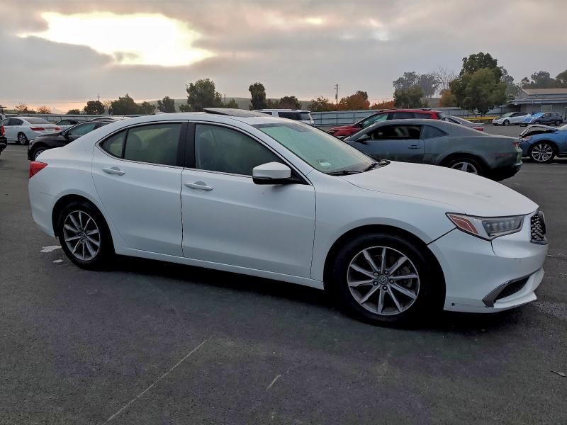 Photo 4 from auction – 2018 ACURA TLX with VIN 19UUB1F32JA010500