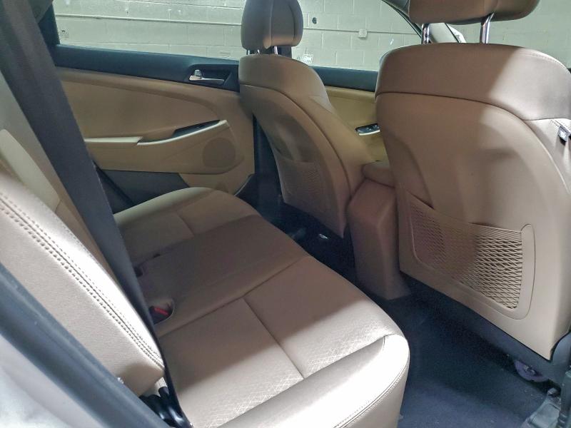 Photo 11 from auction – 2018 HYUNDAI TUCSON SEL with VIN KM8J3CA48JU773531