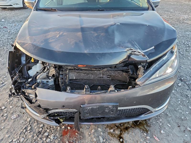 Photo 12 from auction – 2017 CHRYSLER PACIFICA L with VIN 2C4RC1GG9HR561435