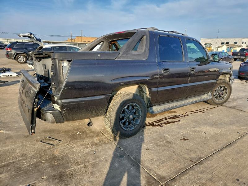 Photo 3 from auction – 2004 CHEVROLET AVALANCHE with VIN 3GNEC12T54G332714