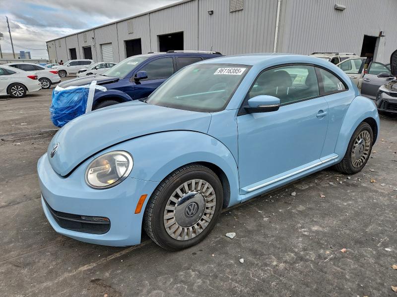 VOLKSWAGEN BEETLE 2013 with VIN 3VWJX7AT7DM679704 - Photo from auction