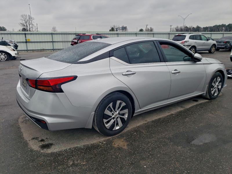Photo 3 from auction – 2019 NISSAN ALTIMA S with VIN 1N4BL4BV0KC205213