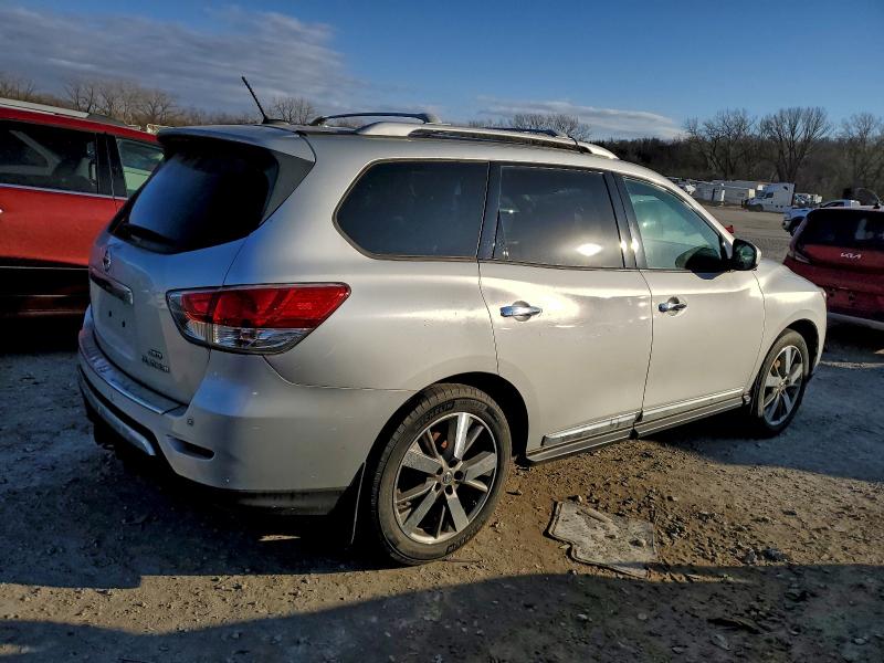 Photo 3 from auction – 2014 NISSAN PATHFINDER with VIN 5N1AR2MM3EC713351
