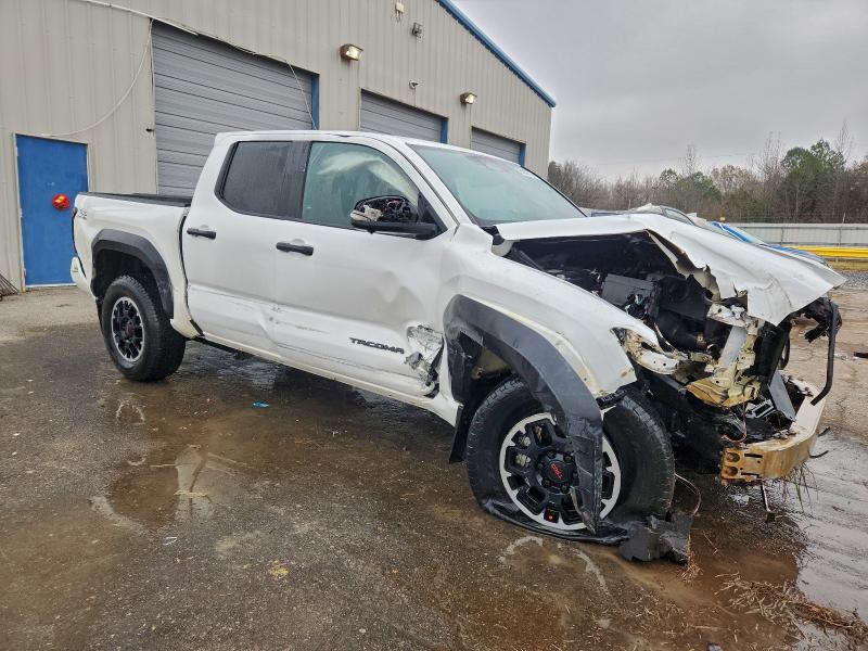 Photo 4 from auction – 2024 TOYOTA TACOMA DOU with VIN 3TMLB5JN8RM002829