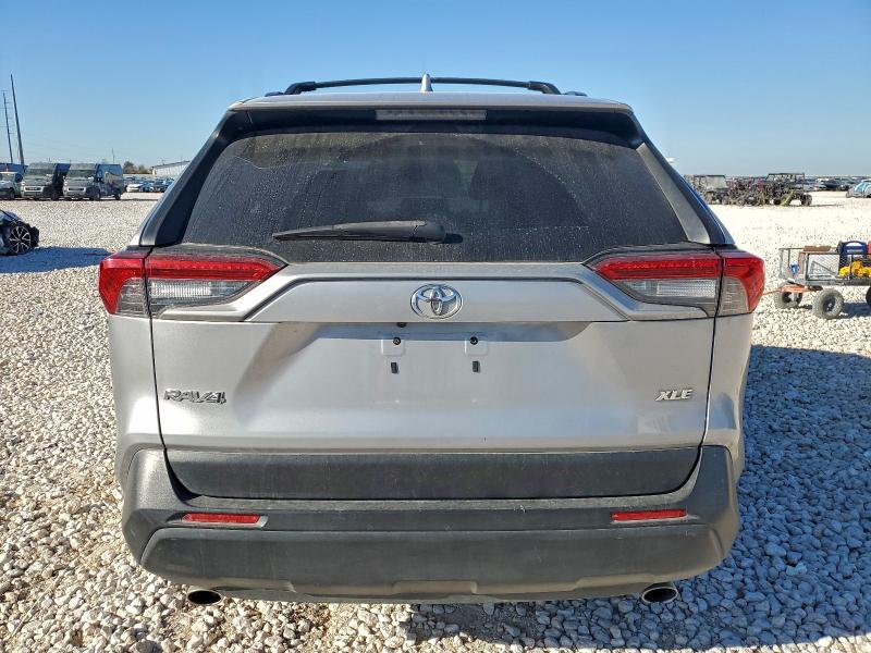 Photo 6 from auction – 2019 TOYOTA RAV4 with VIN JTMW1RFV4KD002330