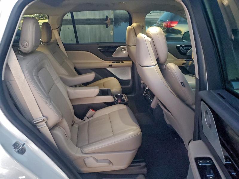 Photo 11 from auction – 2020 LINCOLN AVIATOR with VIN 5LM5J7WC2LGL30143