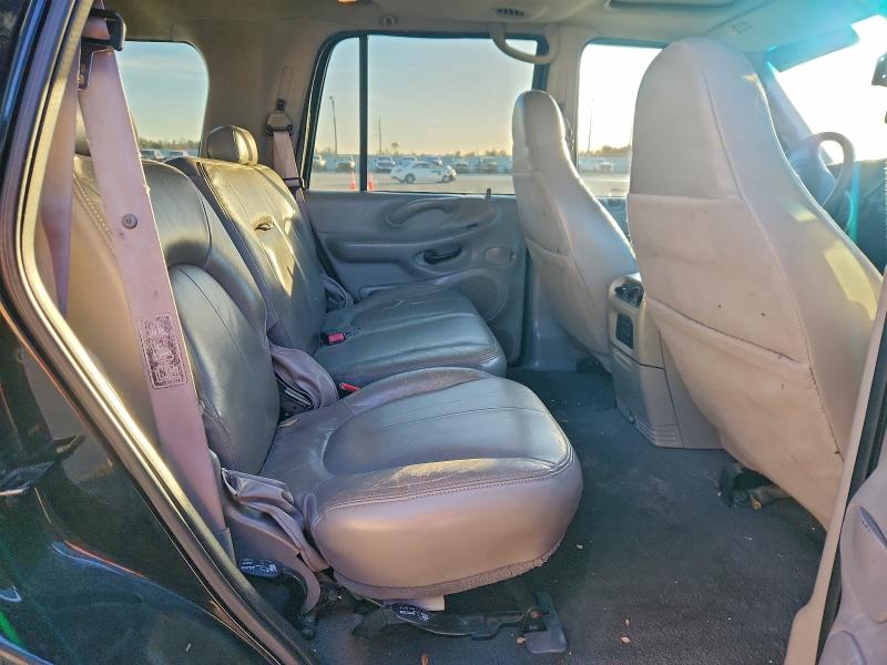 Photo 11 from auction – 2000 FORD EXPEDITION with VIN 1FMRU1564YLC02490