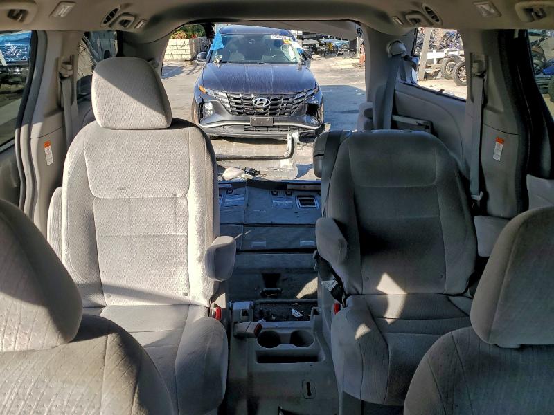 Photo 10 from auction – 2016 TOYOTA SIENNA LE with VIN 5TDKK3DC4GS700183