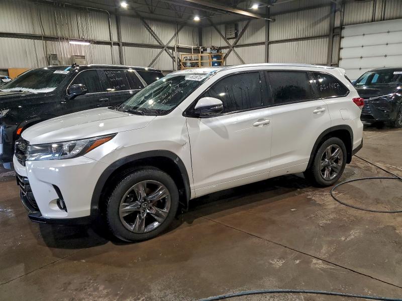 TOYOTA HIGHLANDER 2017 with VIN 5TDDZRFH4HS467651 - Photo from auction