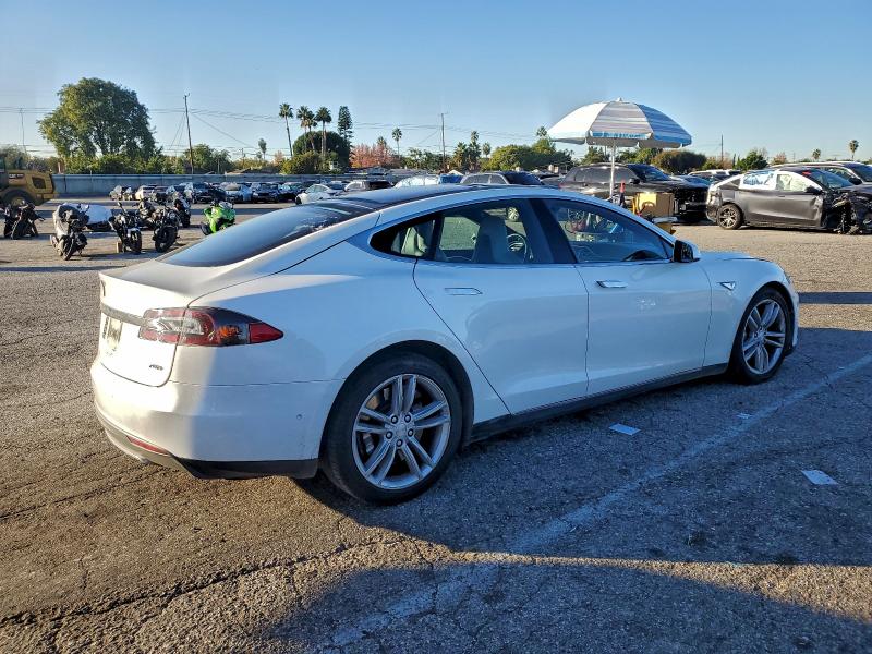 Photo 3 from auction – 2015 TESLA MODEL S 70 with VIN 5YJSA1S22FF090501