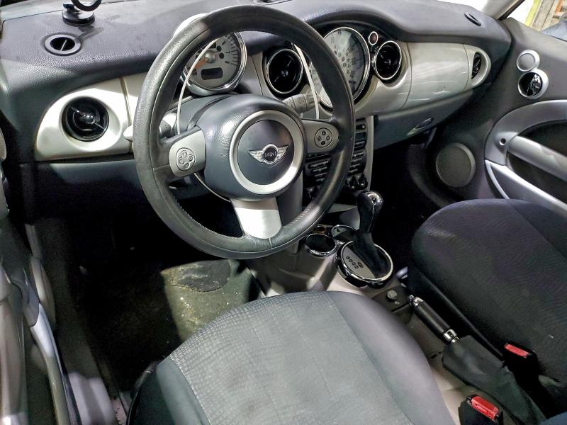 Photo 8 from auction – 2004 MINI COOPER with VIN WMWRC33474TJ62093