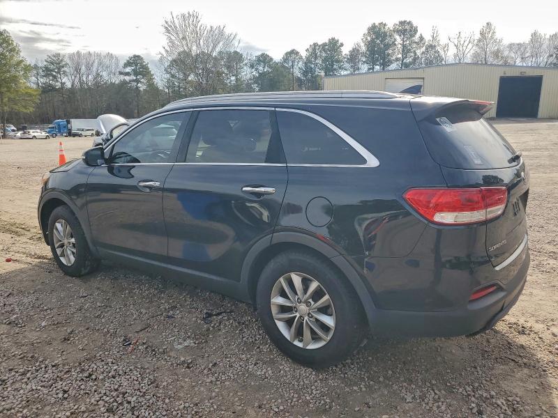 Photo 2 from auction – 2016 KIA SORENTO LX with VIN 5XYPG4A36GG112705