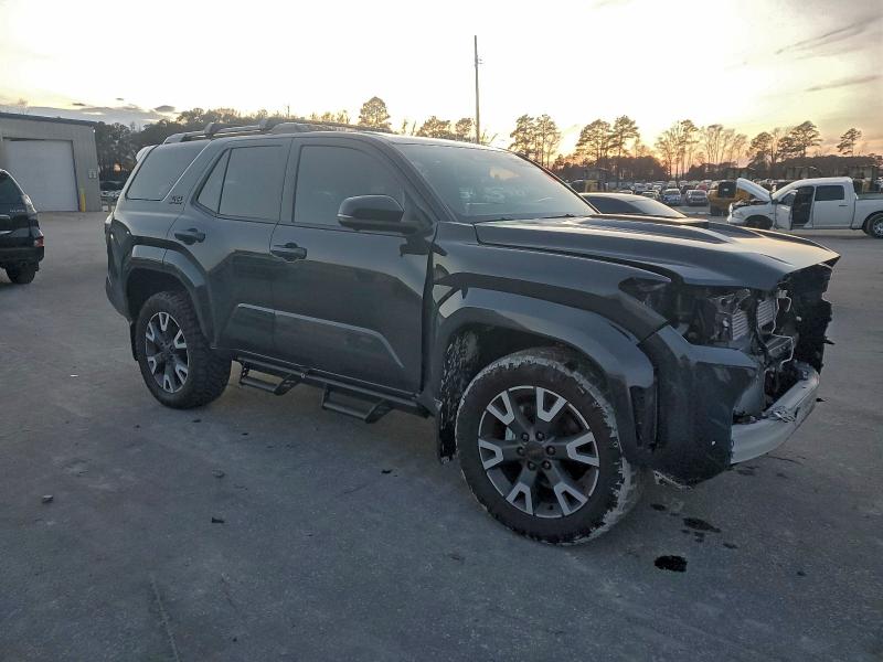 Photo 4 from auction – 2025 TOYOTA 4RUNNER SR with VIN JTEVA5BR9S5031406