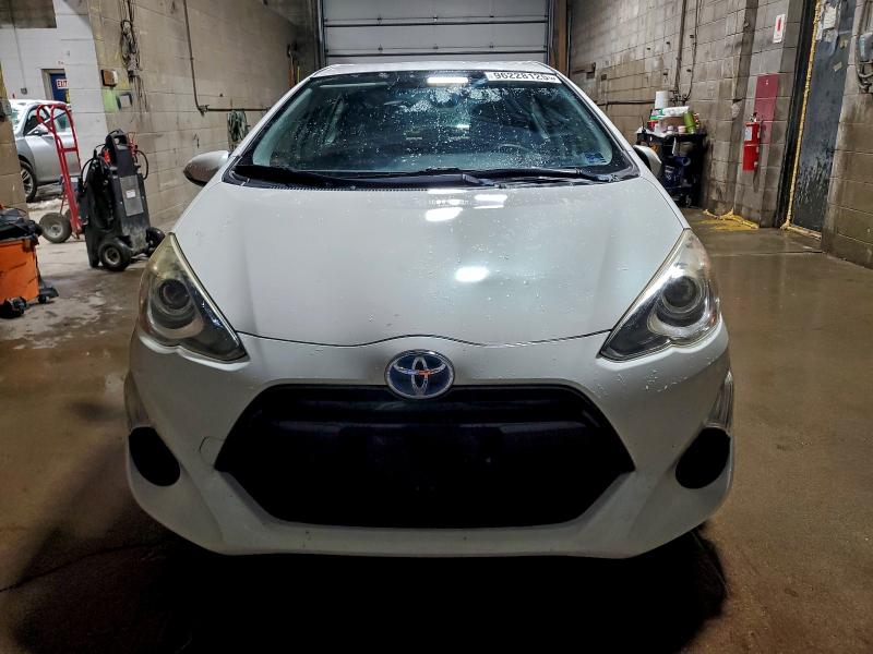 Photo 5 from auction – 2015 TOYOTA PRIUS C with VIN JTDKDTB32F1583888