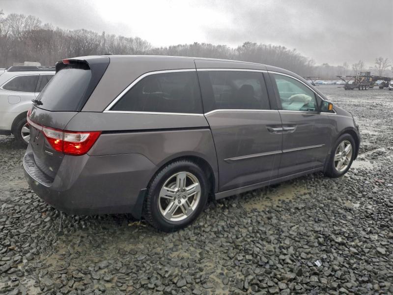 Photo 3 from auction – 2012 HONDA ODYSSEY TO with VIN 5FNRL5H98CB071225