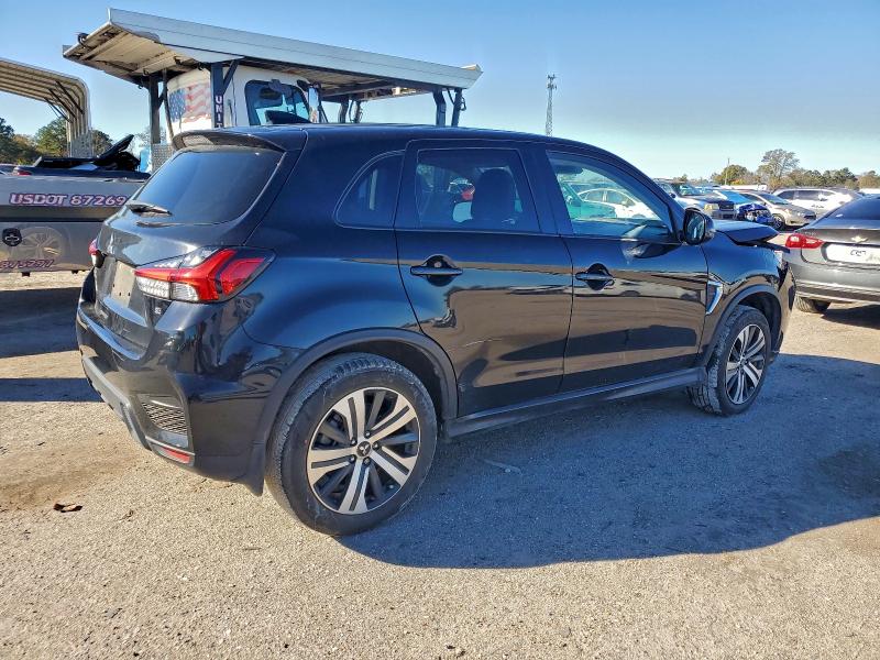Photo 3 from auction – 2023 MITSUBISHI OUTLANDER with VIN JA4ARUAU0PU014500