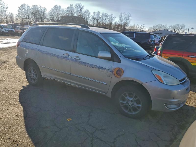 Photo 4 from auction – 2005 TOYOTA SIENNA XLE with VIN 5TDBA22C15S044456