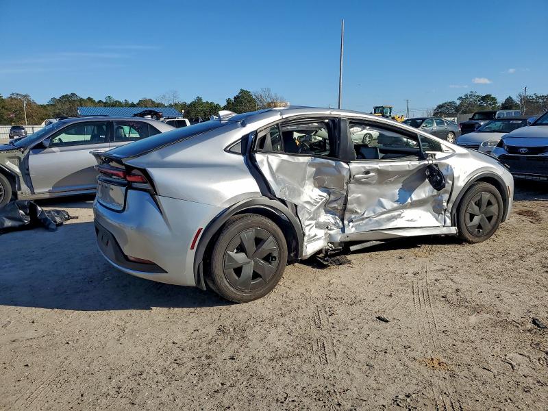 Photo 3 from auction – 2025 TOYOTA PRIUS LE with VIN JTDACAAU2S3051908