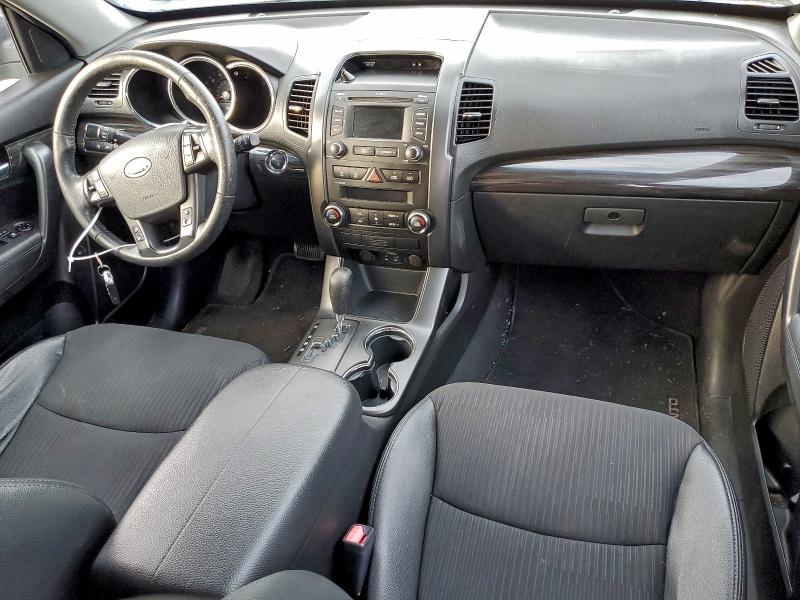 Photo 8 from auction – 2012 KIA SORENTO EX with VIN 5XYKU3A65CG301380