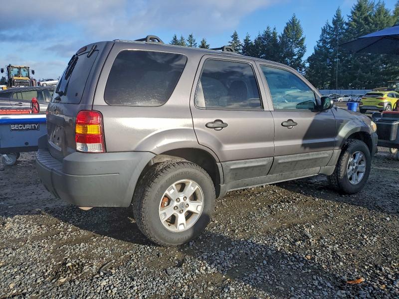 Foto 3 de la subasta – 2005 FORD ESCAPE con VIN 1FMCU93135KB05827