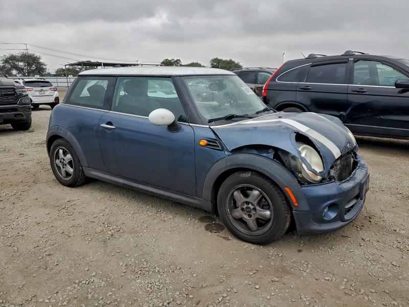 Photo 4 from auction – 2011 MINI COOPER with VIN WMWSU3C50BT094319