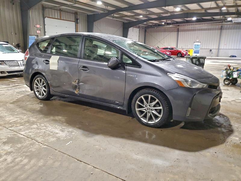 Photo 4 from auction – 2015 TOYOTA PRIUS V with VIN JTDZN3EU3FJ021787