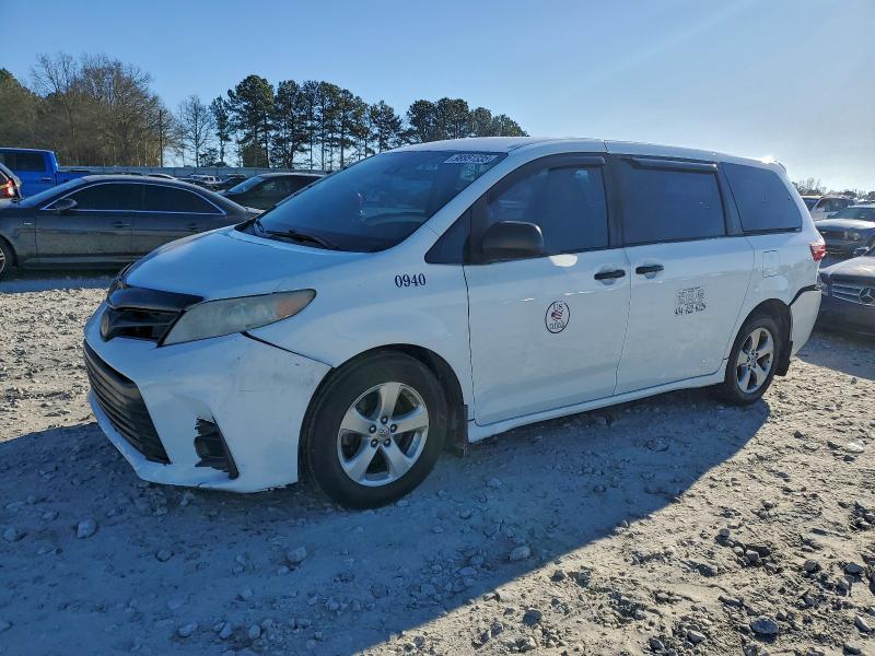 TOYOTA SIENNA 2019 with VIN 5TDZZ3DC2KS012430 - Photo from auction