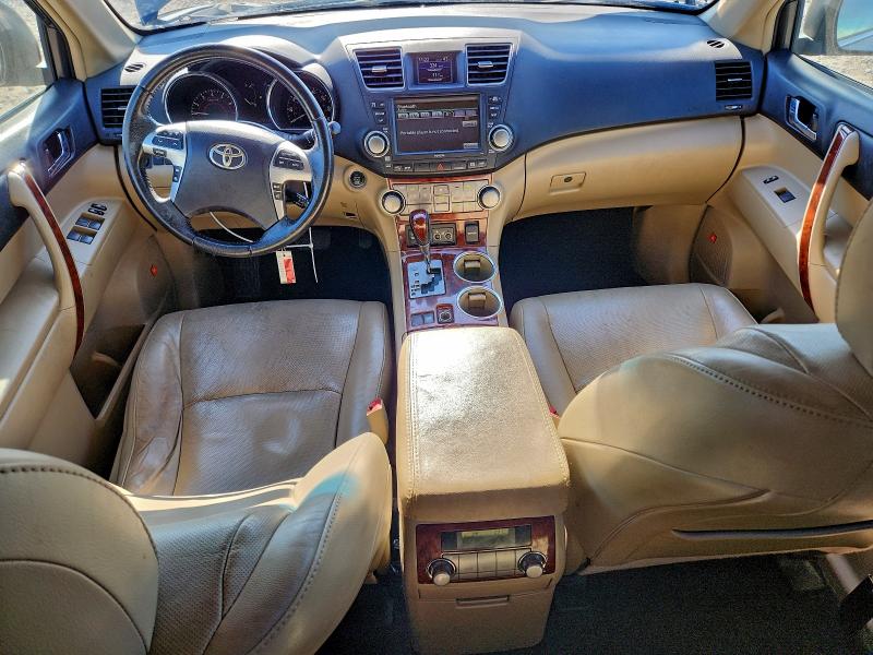 Photo 8 from auction – 2011 TOYOTA HIGHLANDER with VIN 5TDYK3EH5BS031323