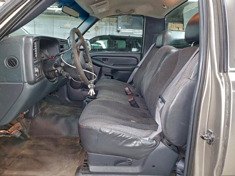 Photo 7 from auction – 2002 CHEVROLET SILVERADO with VIN 1GCEC14W22Z145220